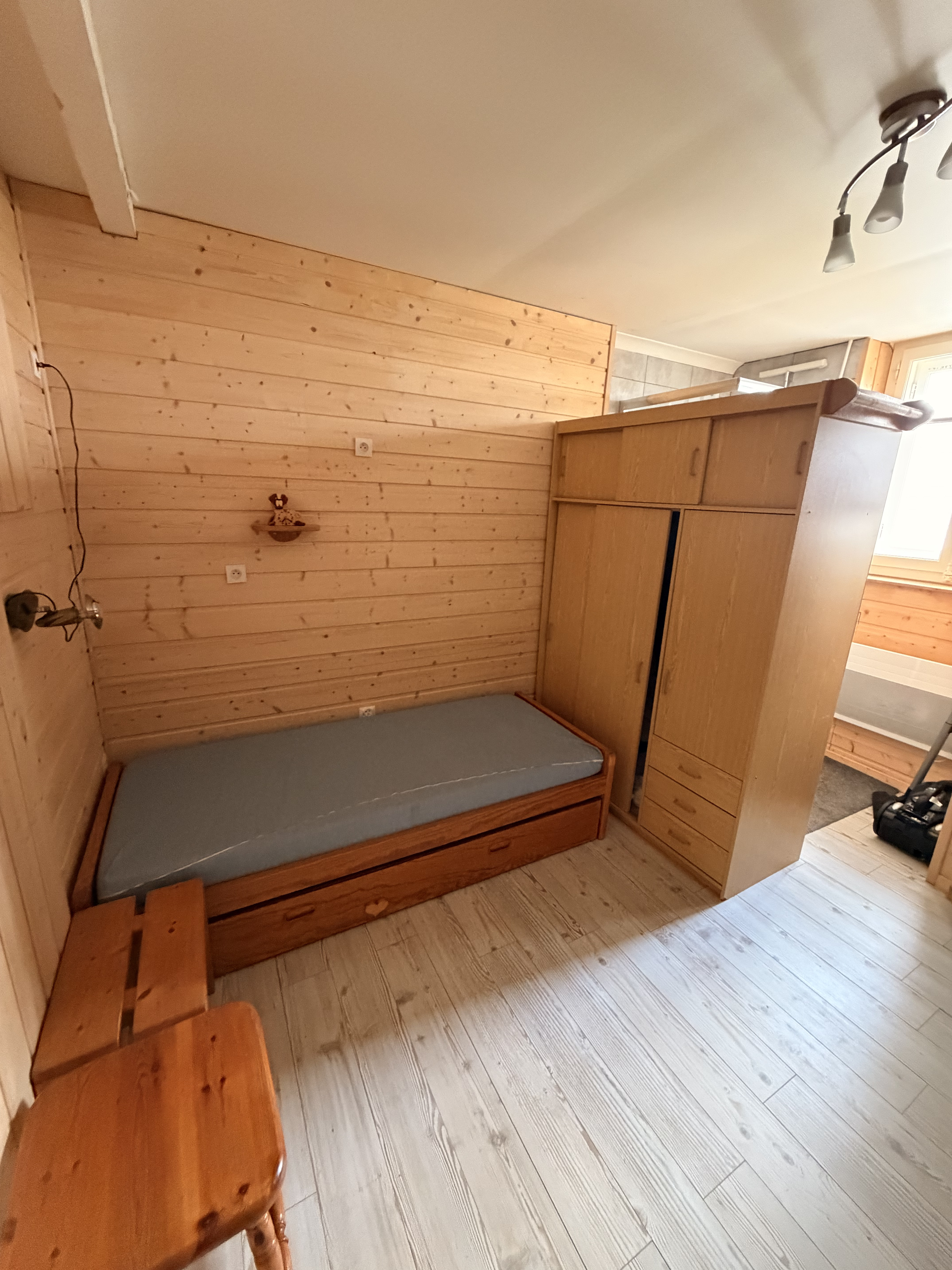 T1 bis 29 m² – Grand Revard – Rénové – Résidence historique – photo 5