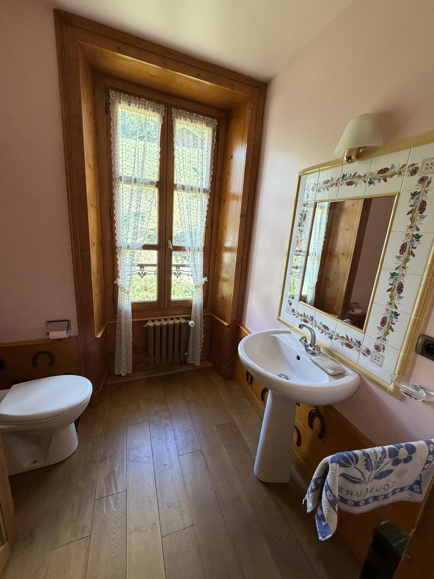 Château – 1er étage – Toilette 1er niveau