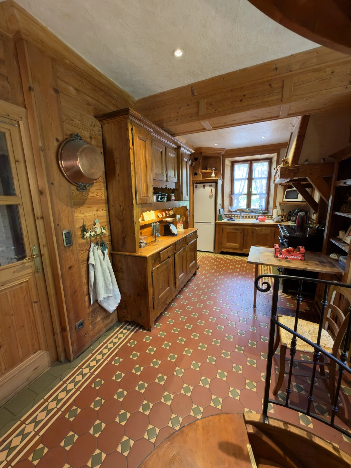 Château – Séjour / RDC – Cuisine 1