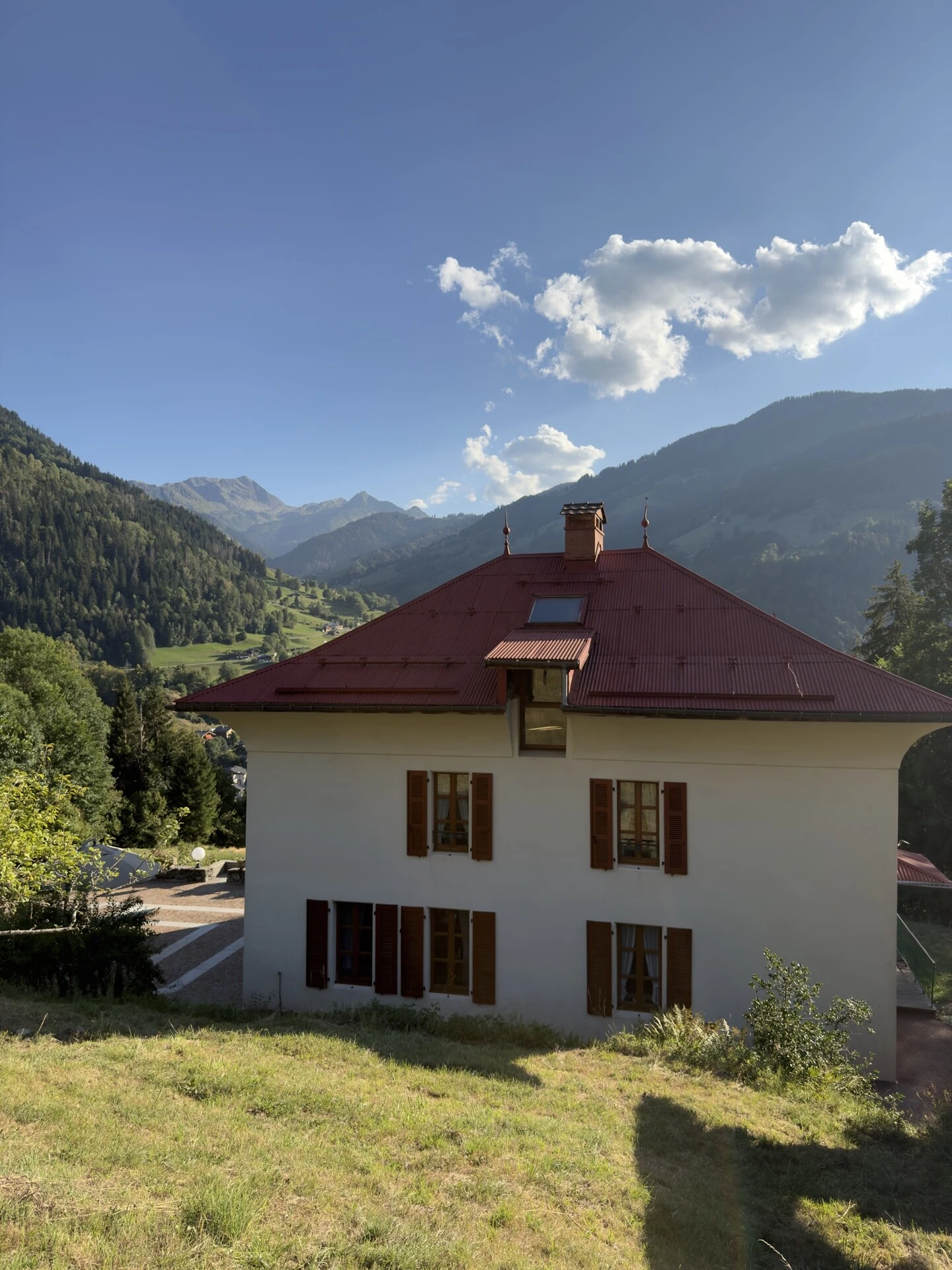 Beaufort – Domaine d’exception avec château nobiliaire de 1863 et chalet du XVIIIe siècle
